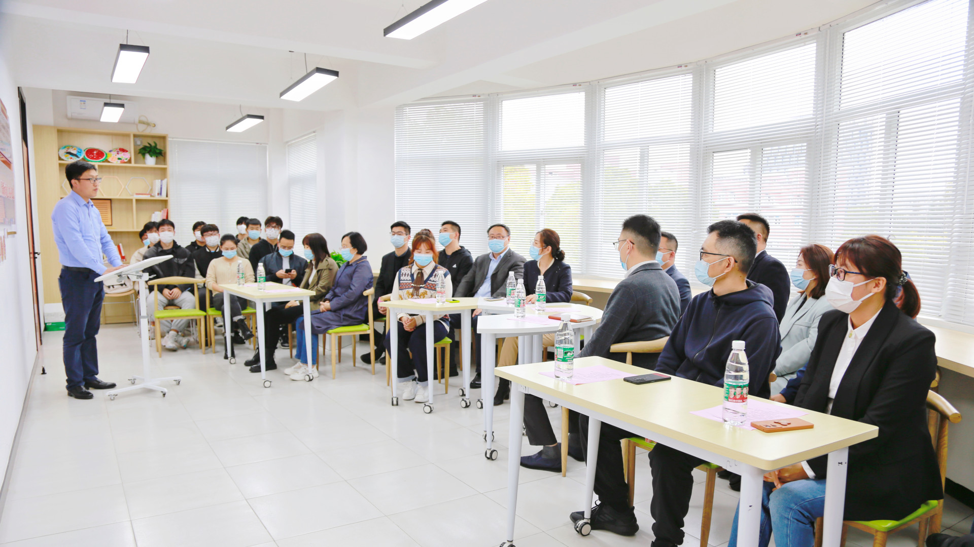公司“一站式”员工社区正式揭牌