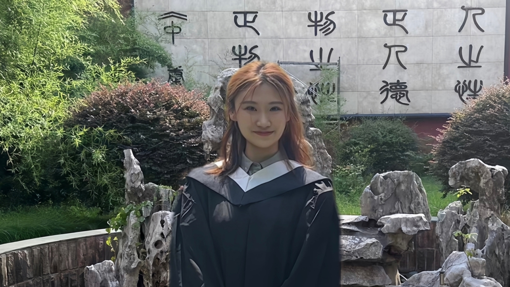 2022年度国家奖学金获得者、2023年度省级优秀毕业生——电子与信息技术系20级计算机应用技术专业殷筱雯