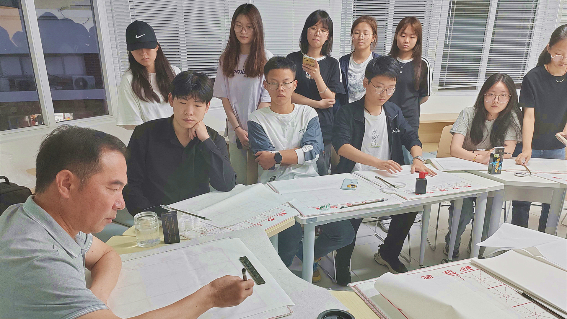 公司关工委举办“笔绘心境·墨润心灵”主题书画活动